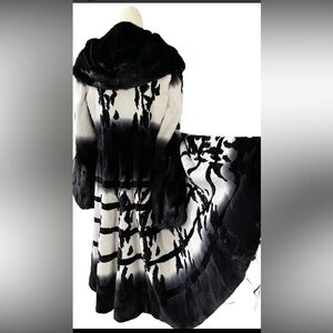 Sheared fur coat, Oversized Collar/ Hoodie, Swing NWT